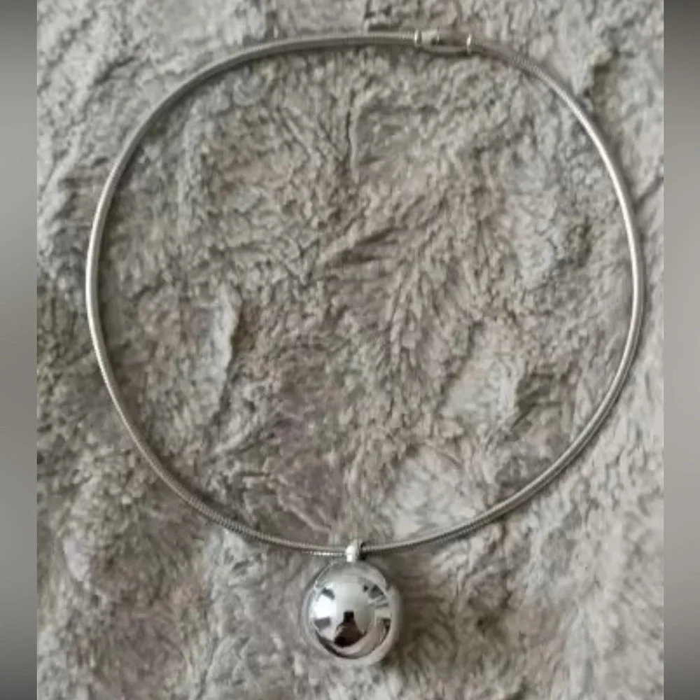 French Retro Silver Ball Pendant Necklace | Elegant Minimal Jewelry